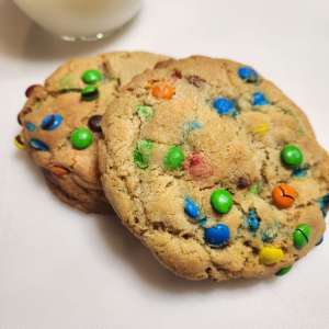 Chunky Cookies - M&M - The Cookie Spot